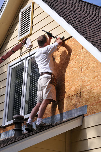 How To Choose The Right Materials for Your Siding Installation in 'Waverly, IL